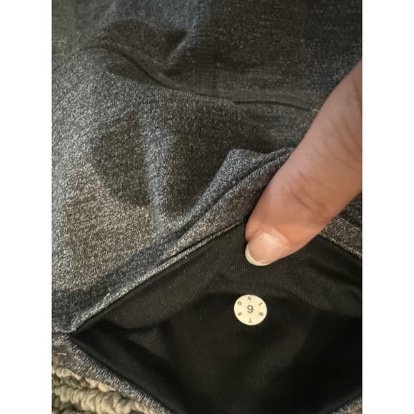 Lululemon Size 6 Hit It‎ Crop High Rise 7/8 Gray Leggings Cropped 25" - Picture 2 of 5